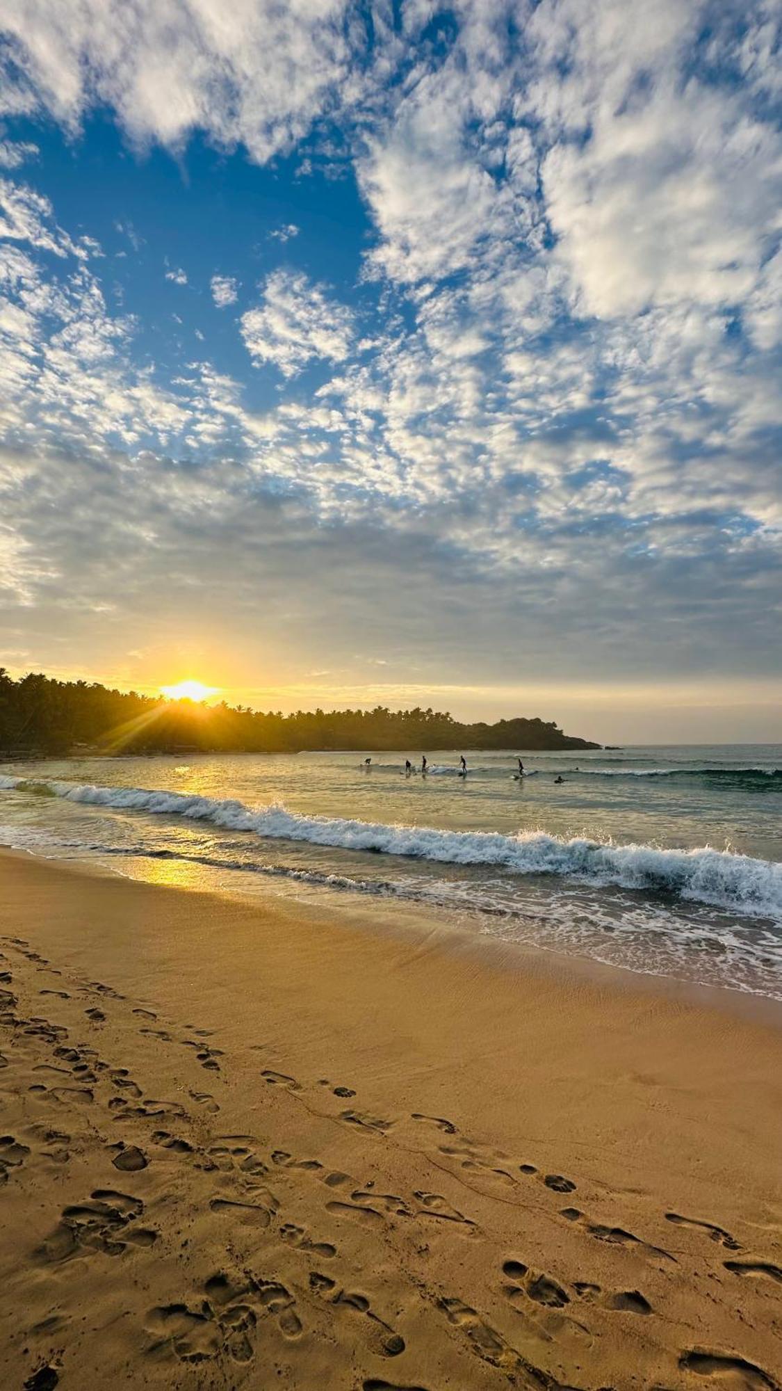 Devon Surf . Inn - Hiriketiya Dikwella Dış mekan fotoğraf