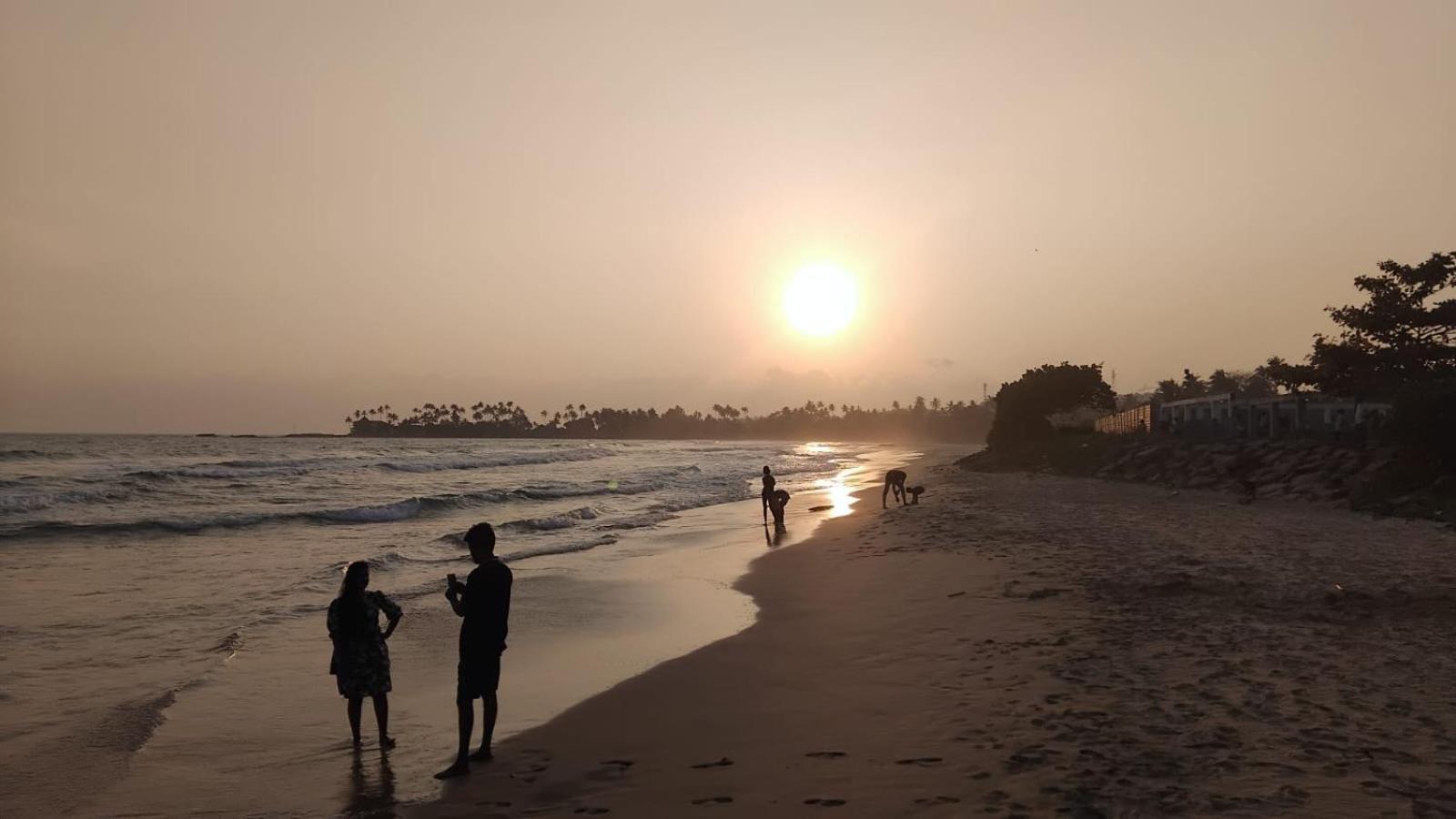 Devon Surf . Inn - Hiriketiya Dikwella Dış mekan fotoğraf